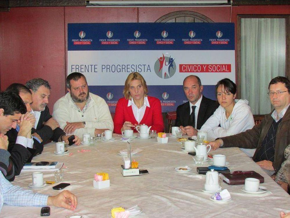 Reunin de referentes del Frente Progresista  Cvico y Social de Mar del Plata-Batn.