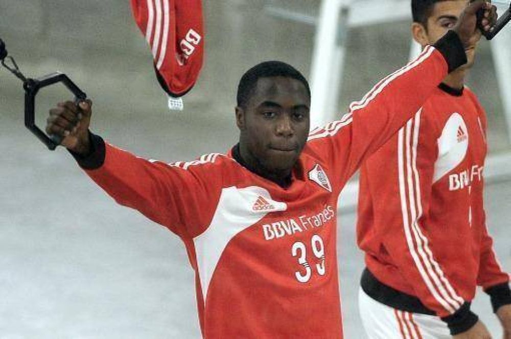 Se confirm� que Balanta sufre una distensi�n y no jugar� por dos semanas