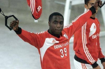 Se confirm� que Balanta sufre una distensi�n y no jugar� por dos semanas