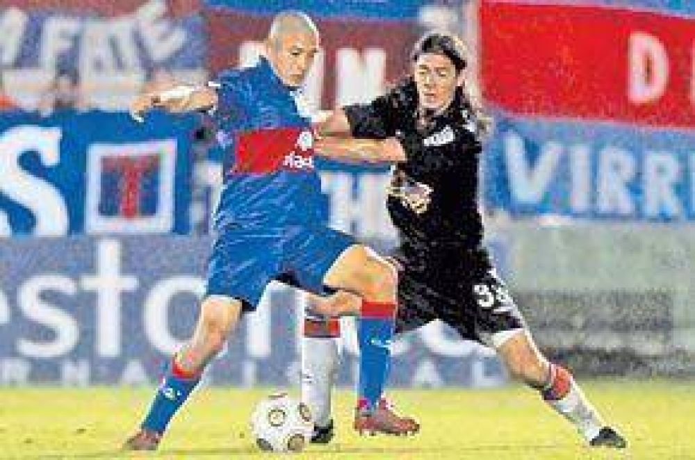 Tigre gan� y le cort� a Col�n la chance de acechar al l�der