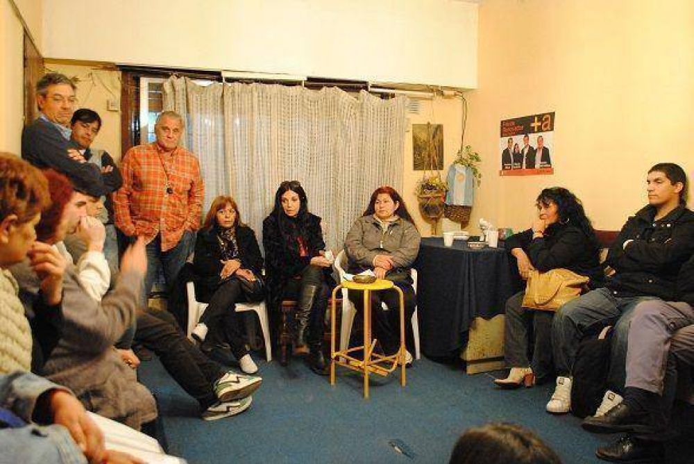 San Isidro: Marcela Durrieu mantuvo una reunin con vecinos de Boulogne