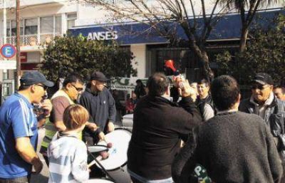 Reclamo que no cesa: estibadores volvieron a impedir la normal atenci�n de Anses