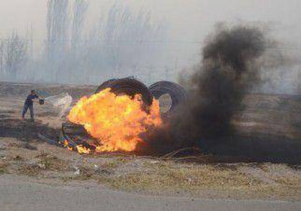 Destrozos y un muerto por el viento 