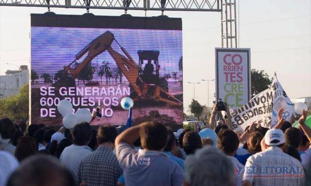 Con Cristina por teleconferencia, Camau anunci� la construcci�n de una autov�a
