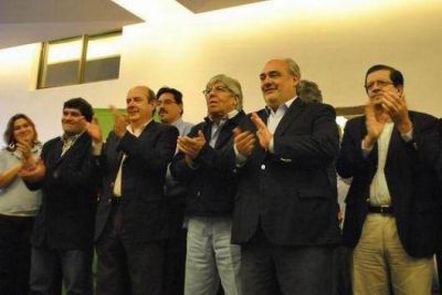 Gremios K salieron al cruce por la entrega de viviendas