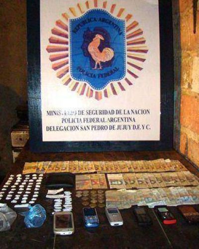 Federales desarticulan una boca de expendio de droga