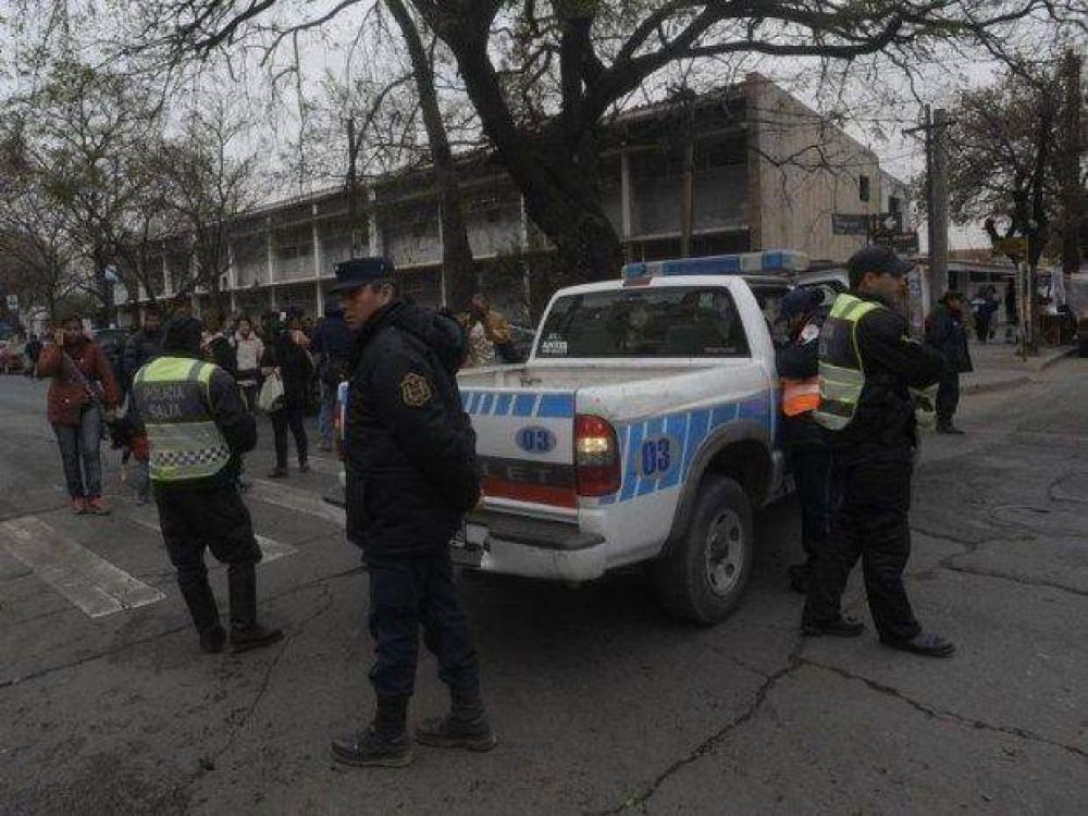 Fracas� el paro y los polic�as piden un sindicato propio