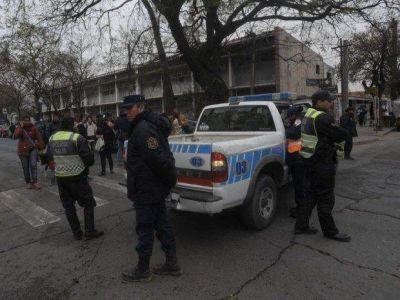 Fracas� el paro y los polic�as piden un sindicato propio