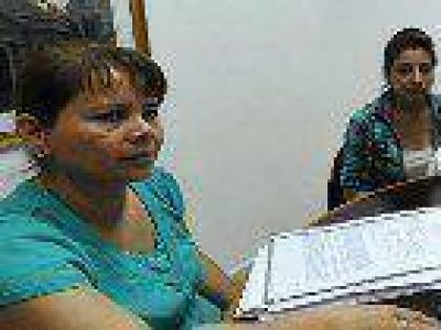 Polic�as detenidos, en huelga de hambre