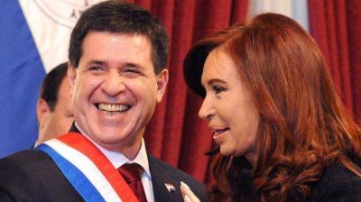 Cartes hace su primer viaje oficial a la Argentina