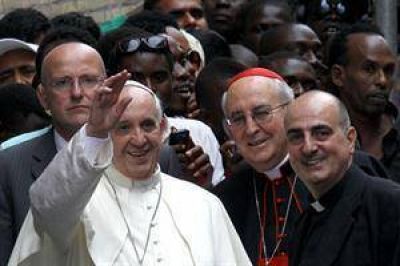 Francisco: "Los conventos vac�os no son hoteles para ganar plata, sino para refugiados"