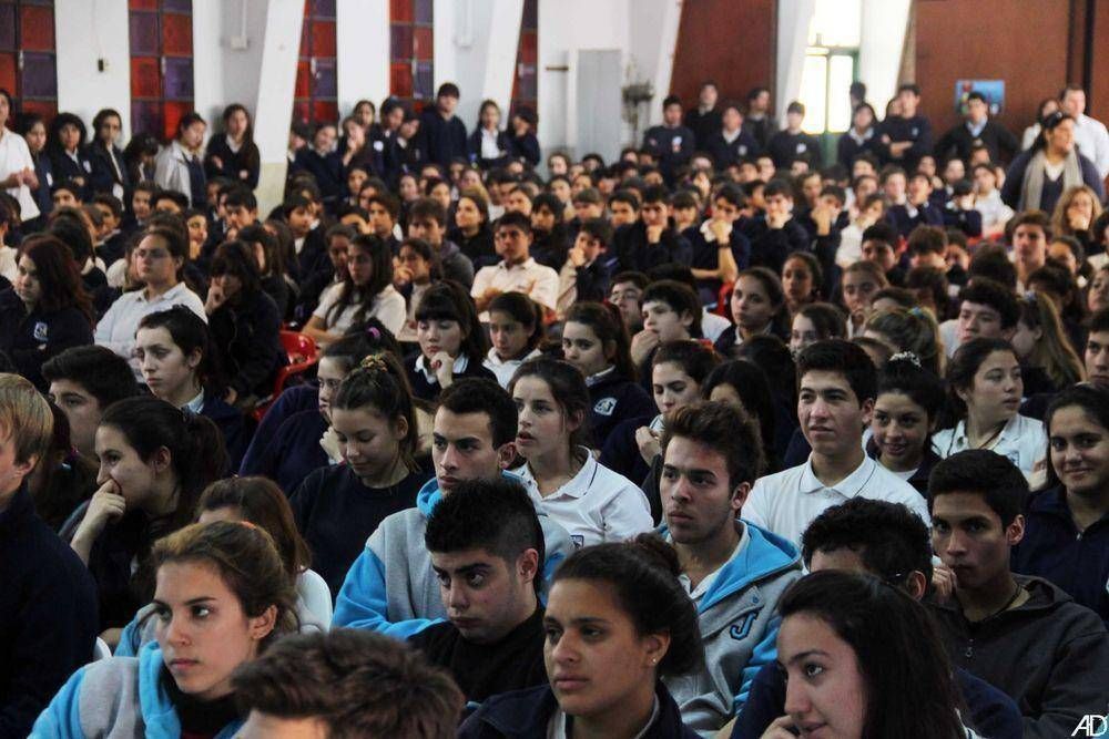 Joaqu�n de la Torre particip� de una charla de concientizaci�n de Seguridad Vial para adolescentes