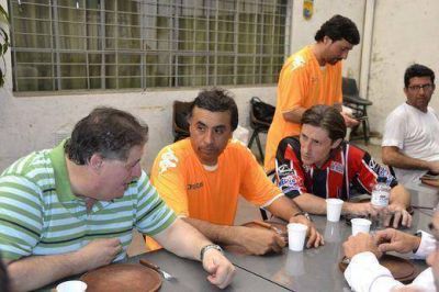 Eduardo Aparicio: �El Frente Renovador defiende intereses que no son los del pueblo�