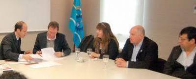 Convenio con la Universidad de Quilmes para profesionalizar a empleados municipales