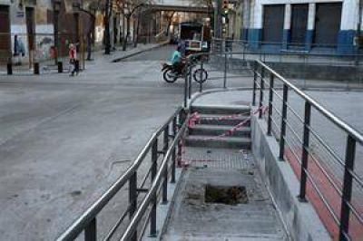 Quitaron los postes en la rampa de La Boca