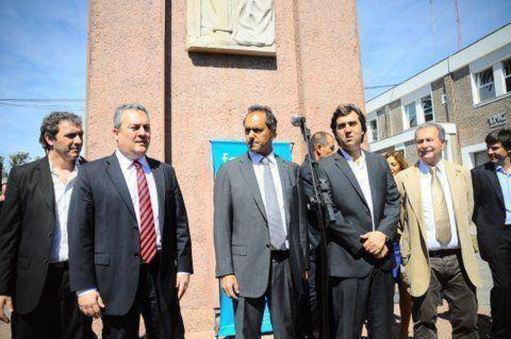 Daniel Scioli visit� el Parque Industrial Villa Flandria