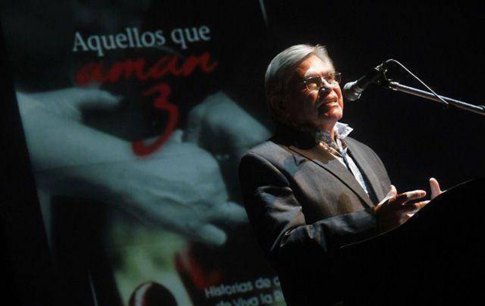 Rony Vargas present� el libro "Aquellos que aman III"