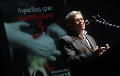 Rony Vargas present� el libro "Aquellos que aman III"