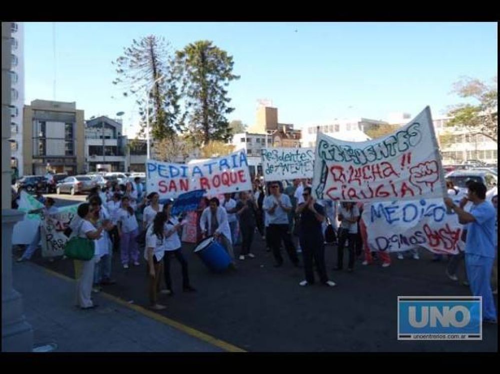 Los licenciados en Enfermer�a reclaman el reconocimiento del t�tulo en sus haberes