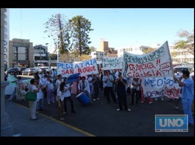 Los licenciados en Enfermer�a reclaman el reconocimiento del t�tulo en sus haberes