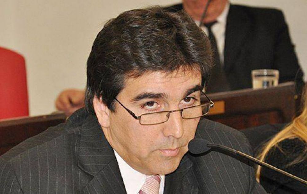 S�nchez asegura que tiene pruebas para demostrar mal desempe�o de Corchuelo