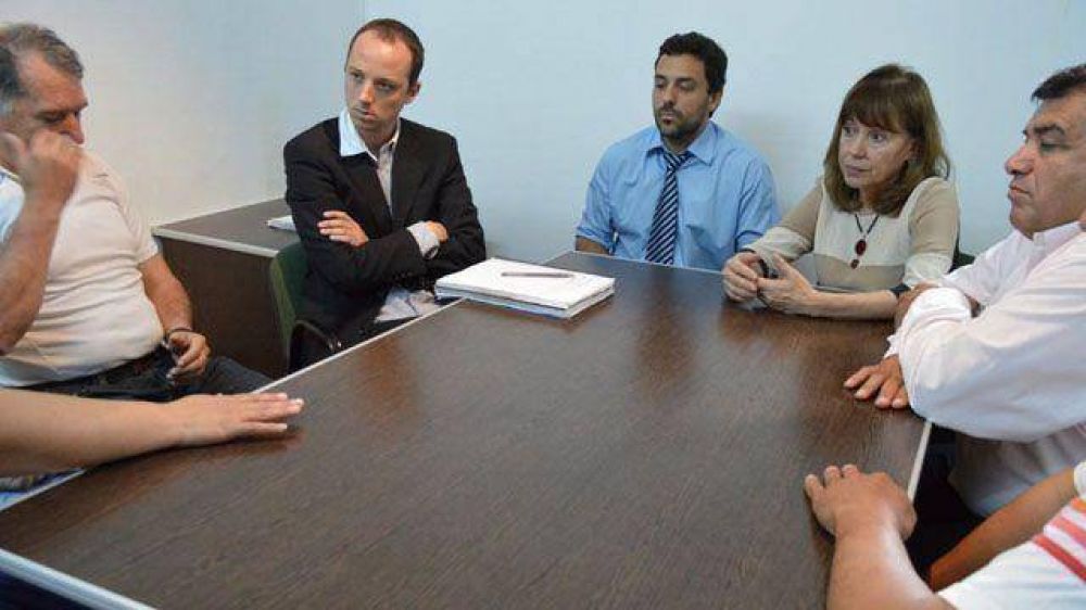 Paran�: dispusieron un aumento del 3% para municipales	 