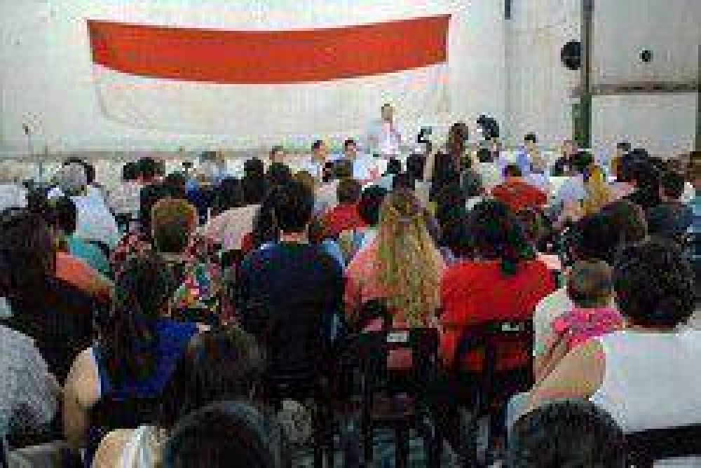 Angel Rozas encabez� un masivo encuentro regional en Las Palmas