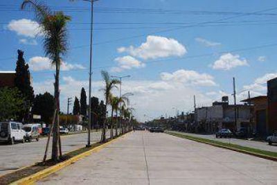 Avenida Eva Per�n: Colocaron m�s luminarias y se�ales de tr�nsito