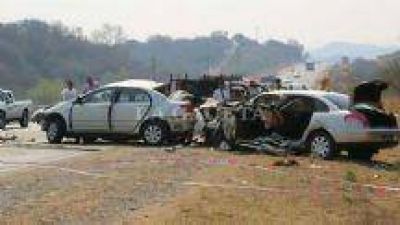 Tucum�n: Tres salte�os murieron en un grav�simo accidente