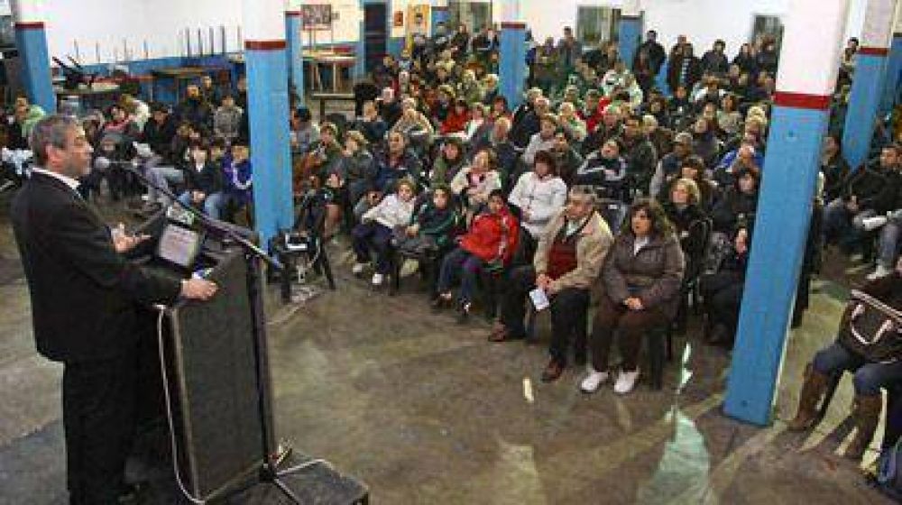 Ferraresi: �El plan de seguridad tiene sentido si el vecino se involucra�