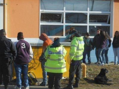 Desde Educaci�n aseguran que los alumnos no deben salir de sus colegios en horas libres
