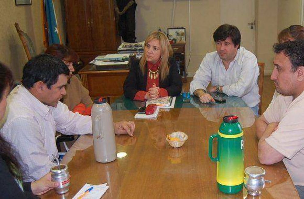 Preocupa la escasa provisi�n de agua en los asentamientos