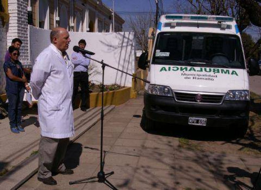 Entregaron una nueva ambulancia al hospital