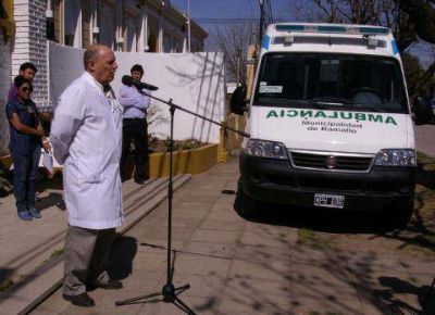 Entregaron una nueva ambulancia al hospital