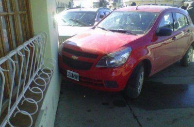 Se descompens� y provoc� un violento accidente