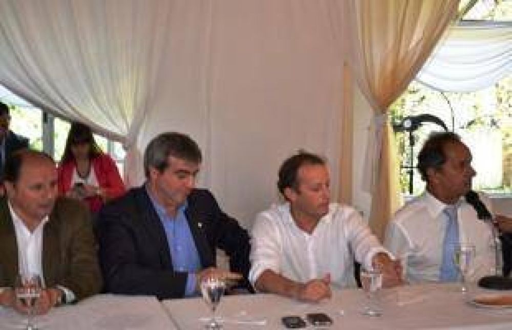 El Gobierno inform� que "Insaurralde anunci� que estar�" en la ciudad