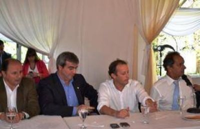 El Gobierno inform� que "Insaurralde anunci� que estar�" en la ciudad