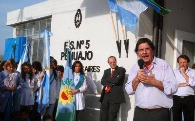 Pehuaj�: Sileoni, De Luc�a y Zurro inauguraron una escuela secundaria