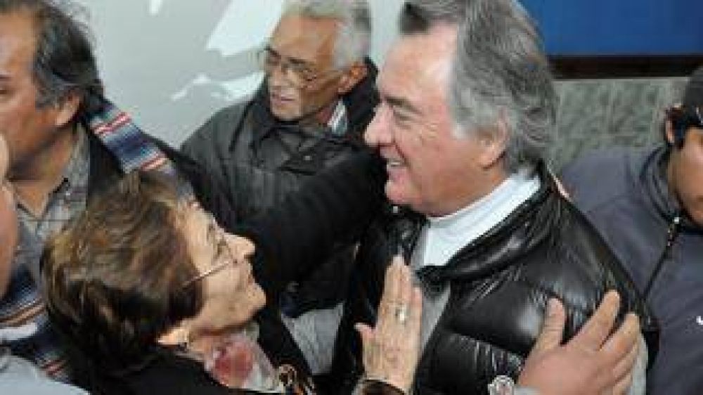 �Intendentes y funcionarios del FPV entraron en contacto con Luis