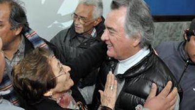 �Intendentes y funcionarios del FPV entraron en contacto con Luis