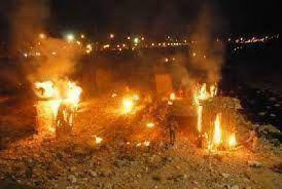 Un incendio de ca�averales destruy� seis viviendas en La Tala 