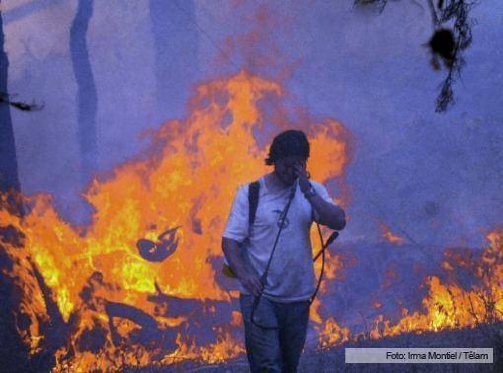Quedan 250 evacuados por los incendios en C�rdoba y no hay riesgo en los sectores poblados
