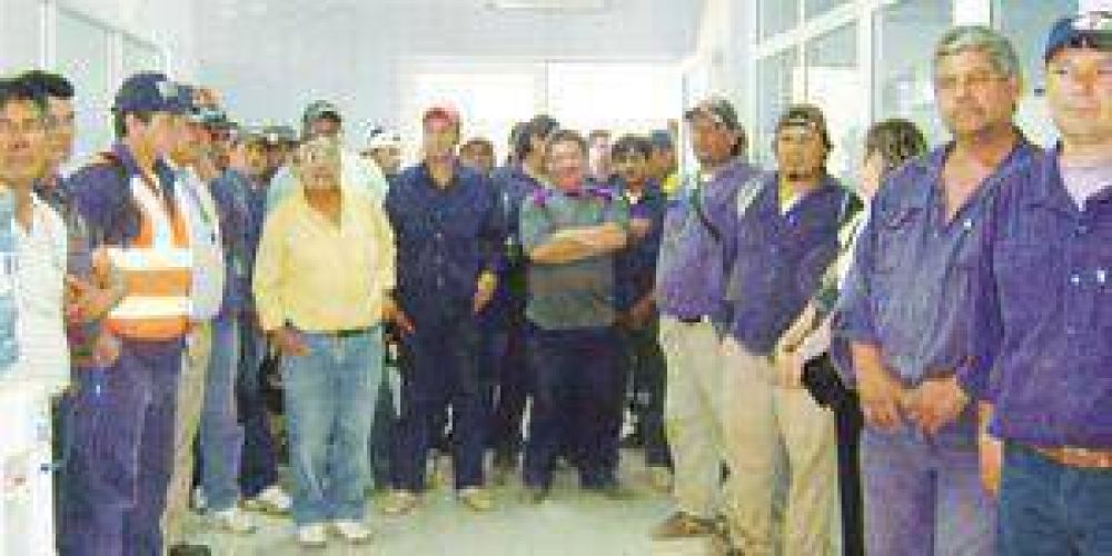 Municipales reciben indumentaria de trabajo