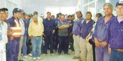 Municipales reciben indumentaria de trabajo