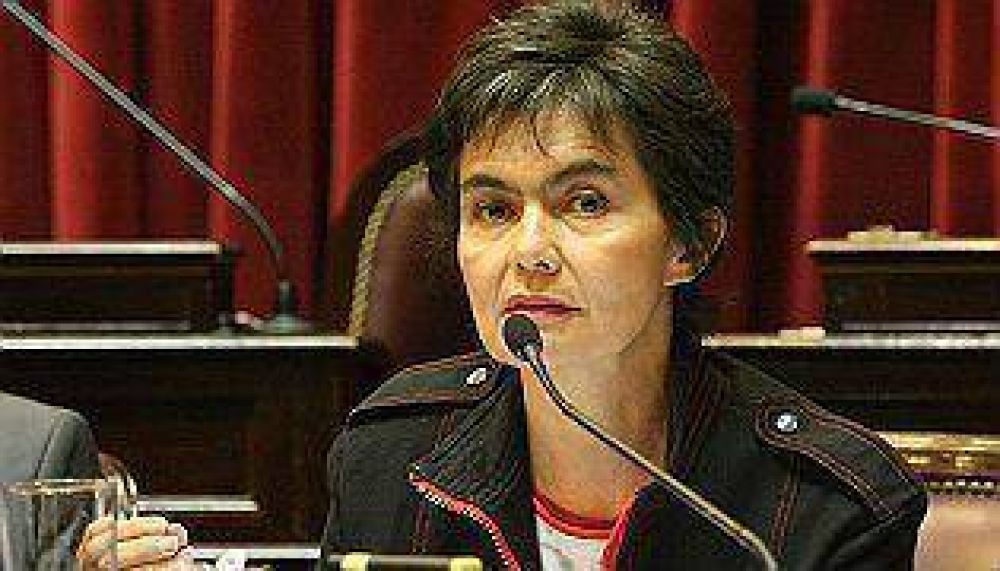 Estenssoro ya comenz� a asistir a la Legislatura porte�a