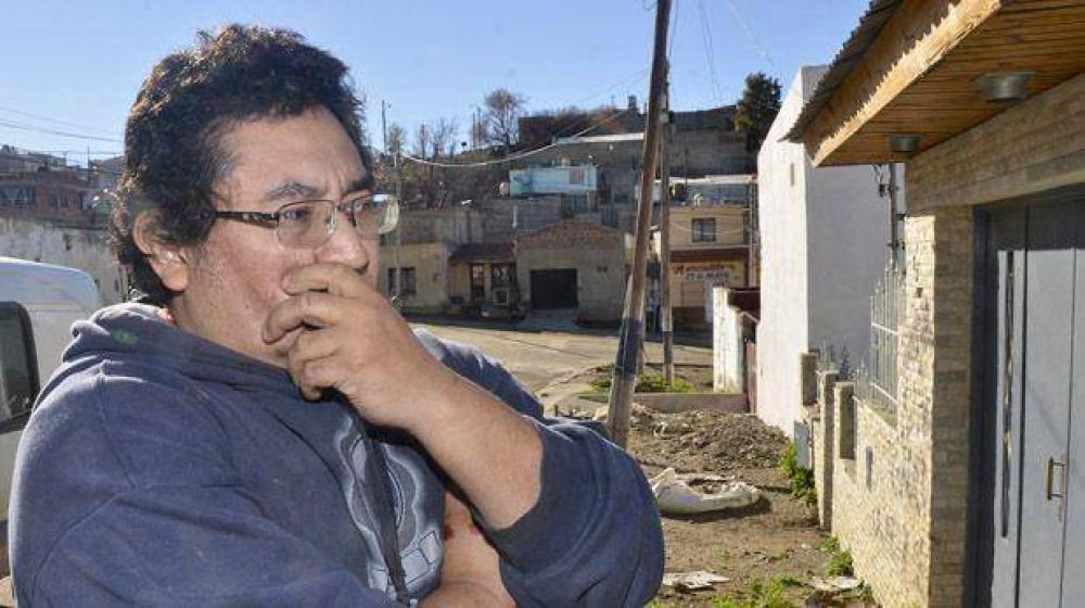Entr� a robar vestido de polic�a pero se llev� una tremenda paliza