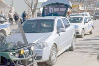 Tres conocidos individuos detenidos luego de un asalto