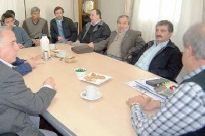 Trovant anunci� obras por 20 millones para responder a la UOCRA