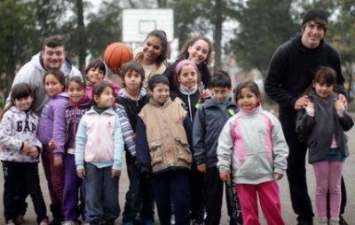 Candidatos del FpV en jornada del Programa �Argentina Nuestra Cancha�