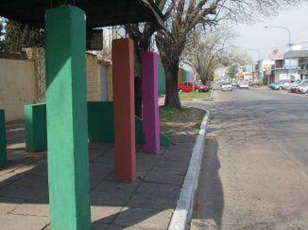 El fl�o con que pintaron la ciudad encendi� las reacciones de los vecinos